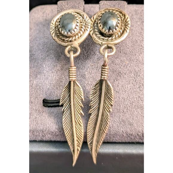 Vintage Signed 925 Sterling Silver Navajo Hematite Feather Dangle Post Earrings - Picture 2 of 7